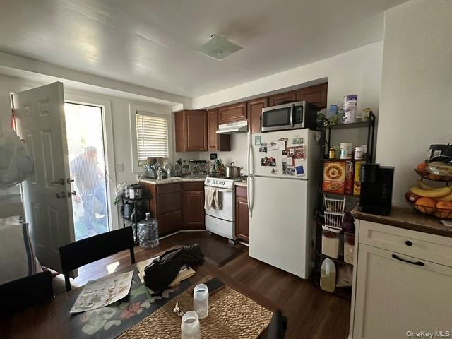 92 Center Street Property Photo 17