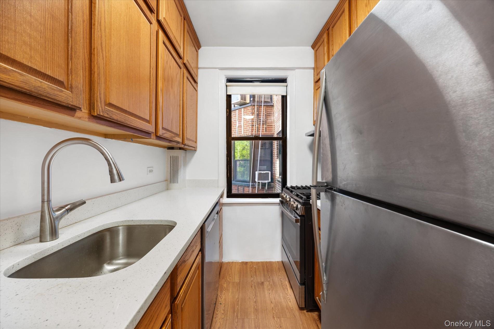 70 Park Terrace West E40 Property Photo 11
