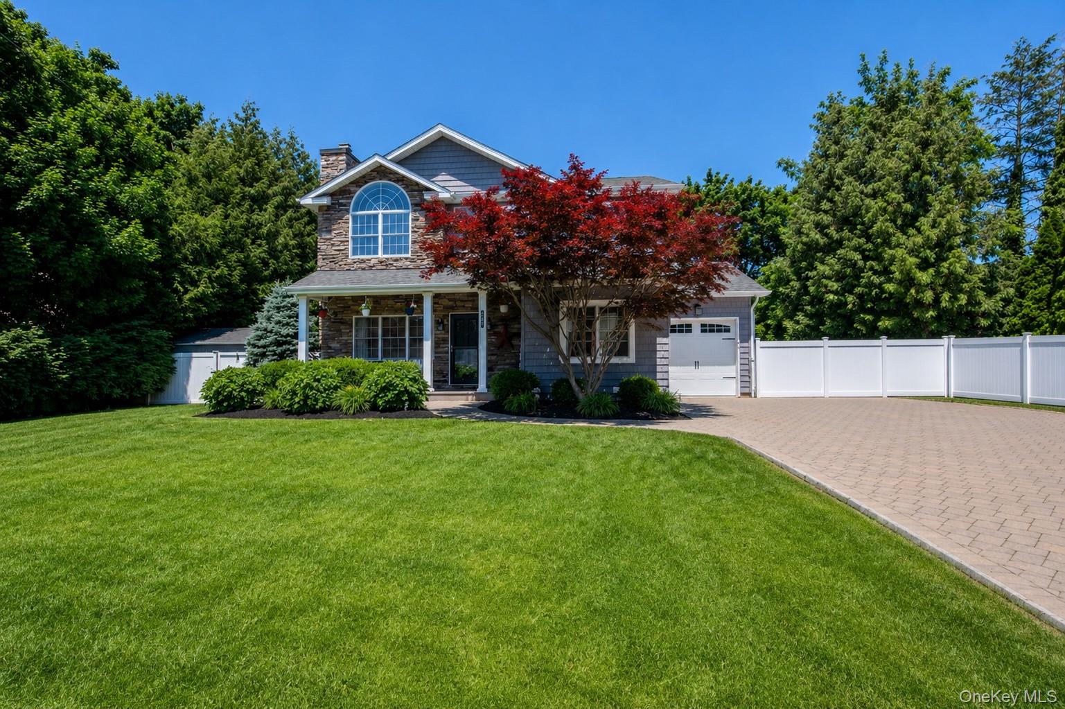 257 4th Street Property Photo 1
