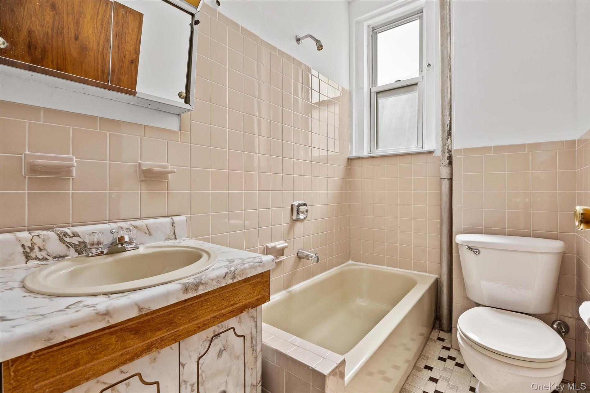 64-09 39 Avenue 43 Property Photo 9