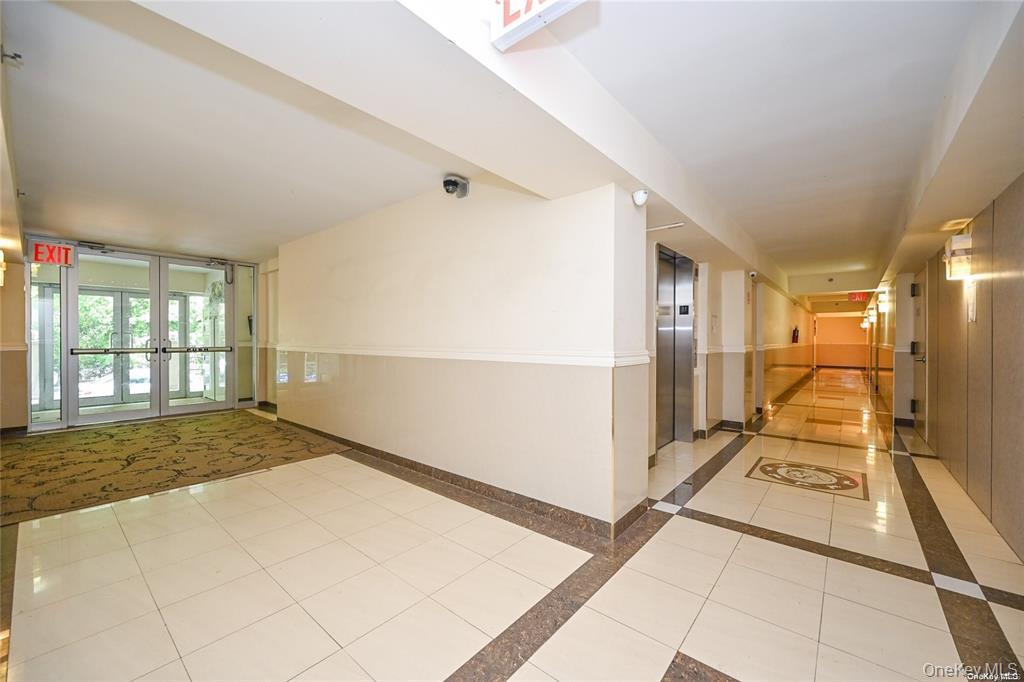 6434 Grand Central Parkway 2b Property Photo 13