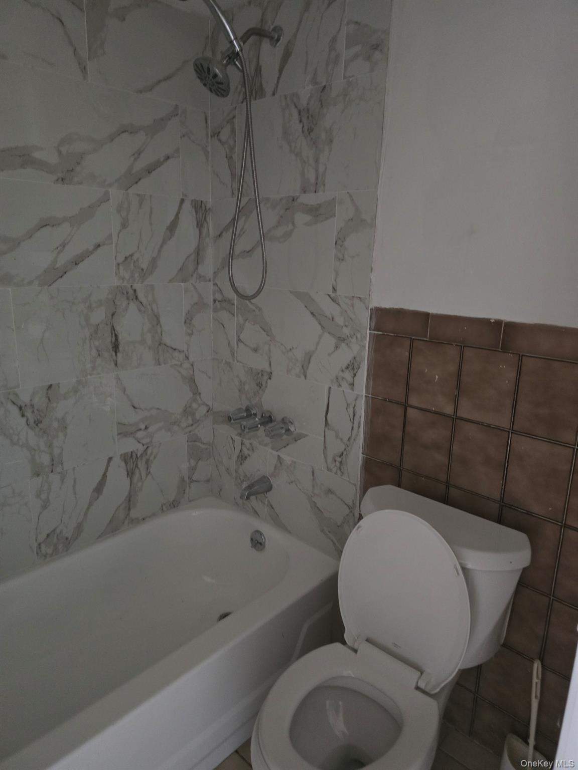 3238 Ely Ave Property Photo 6