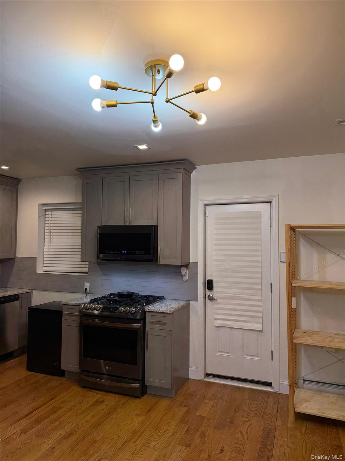 20507 Murdock Avenue Property Photo 4