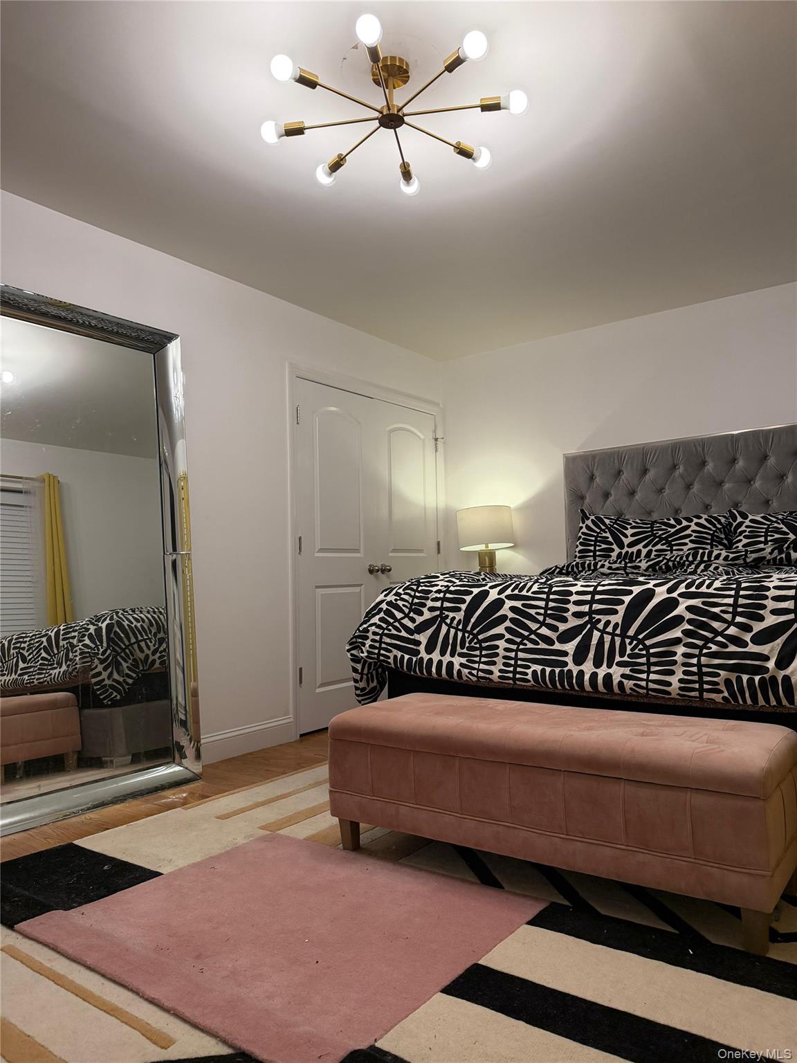 20507 Murdock Avenue Property Photo 5