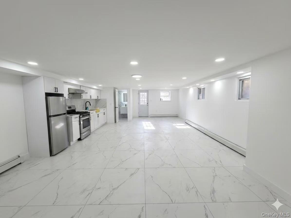 5752 75th Street Property Photo 4