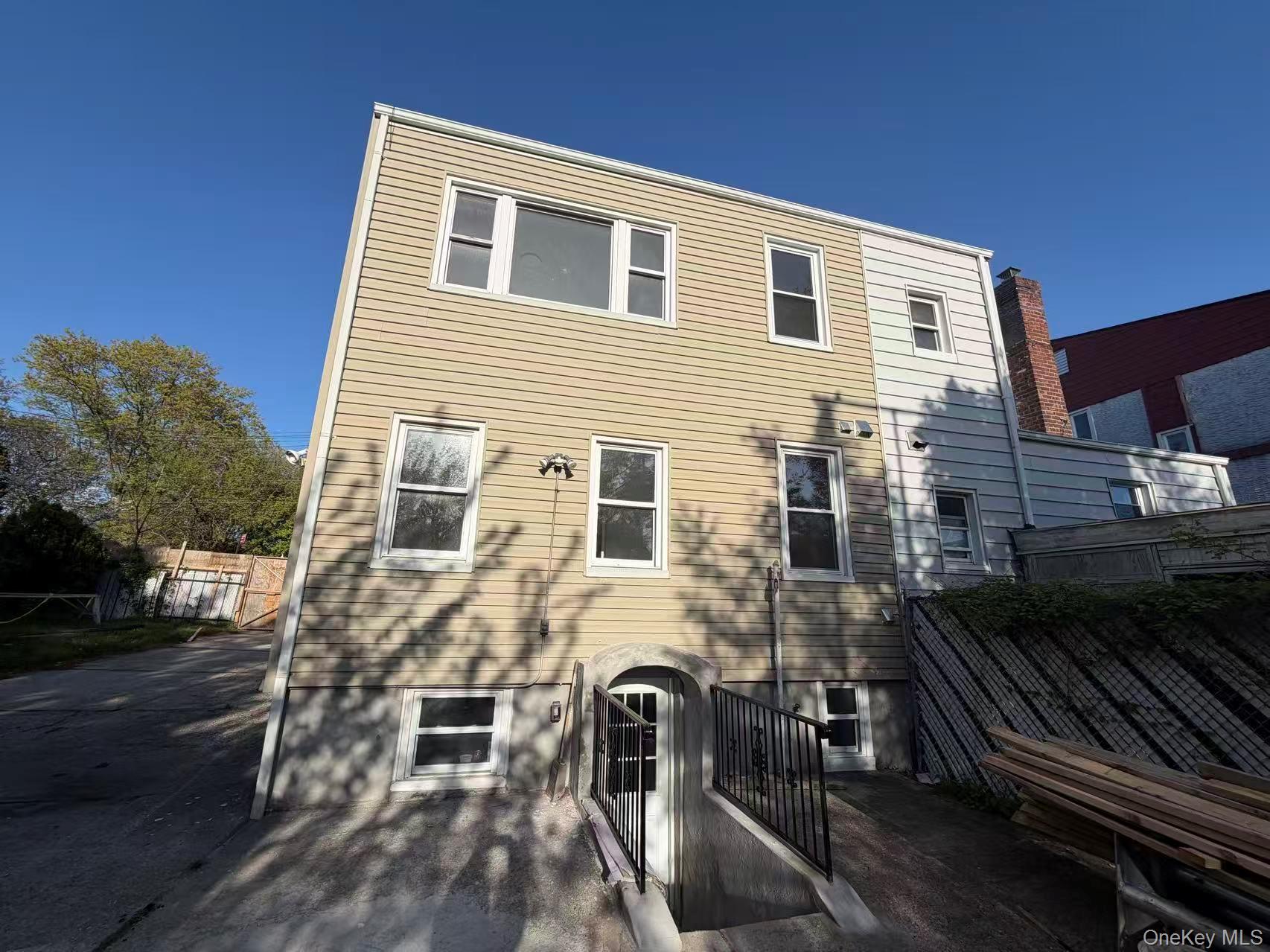 5752 75th Street Property Photo 10