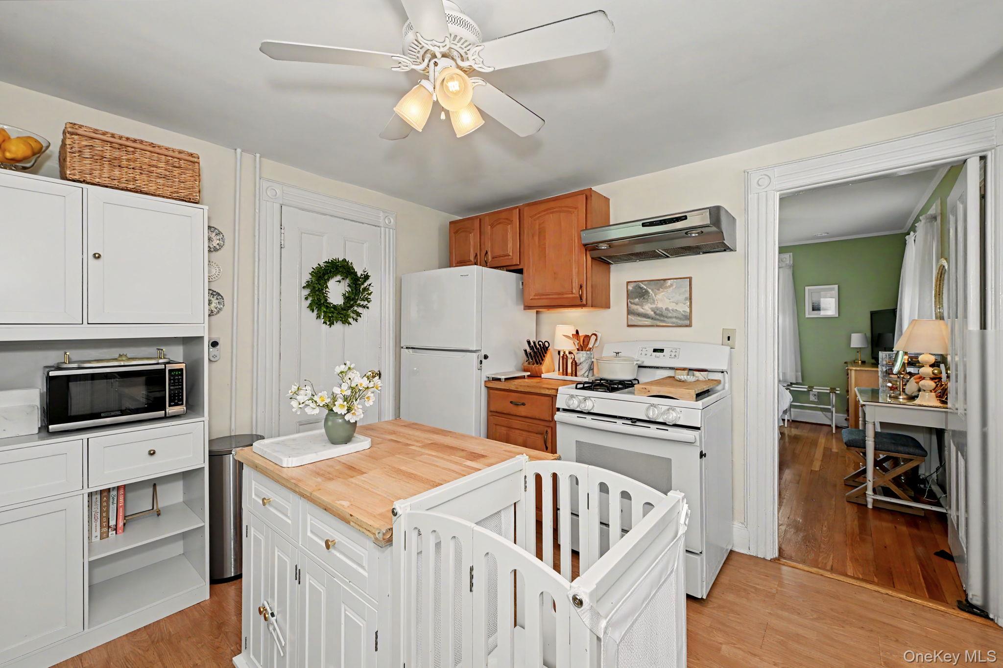 80 Leonard Street Property Photo 12