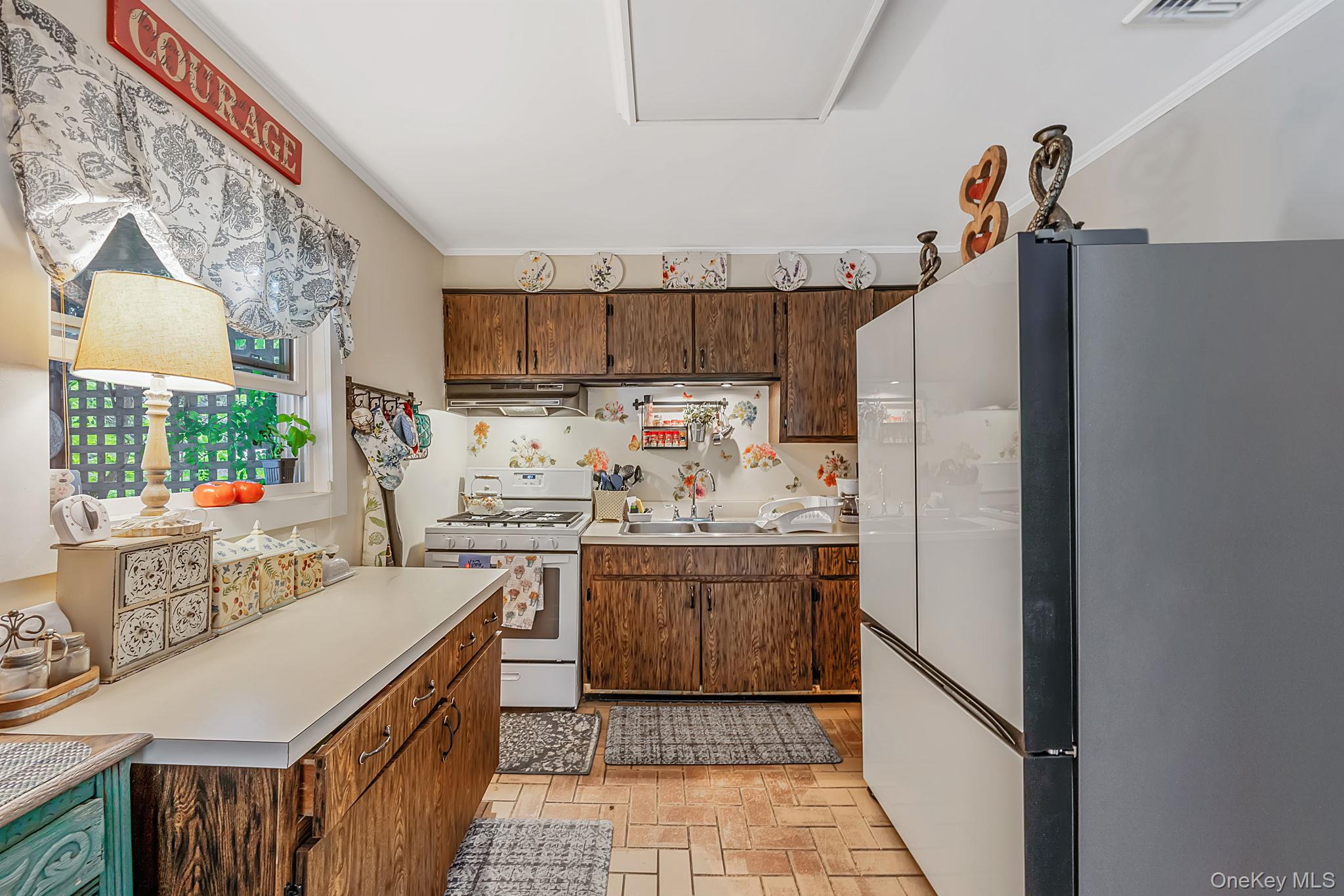 58 Royal Avenue Property Photo 9
