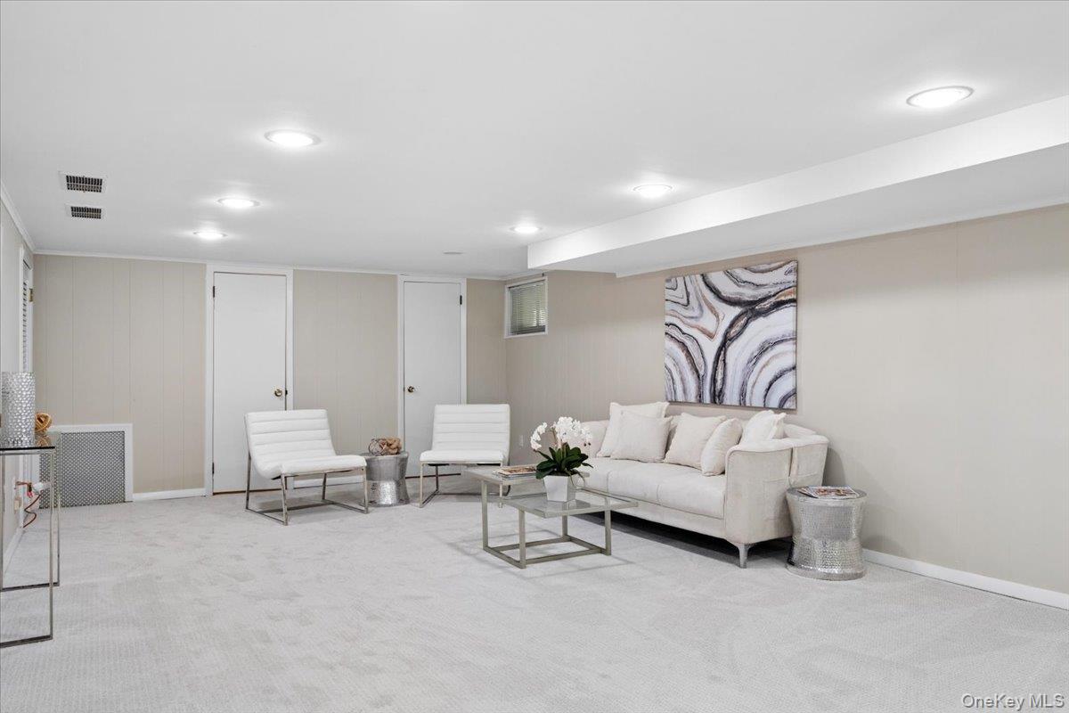 97 Runyon Place Property Photo 15