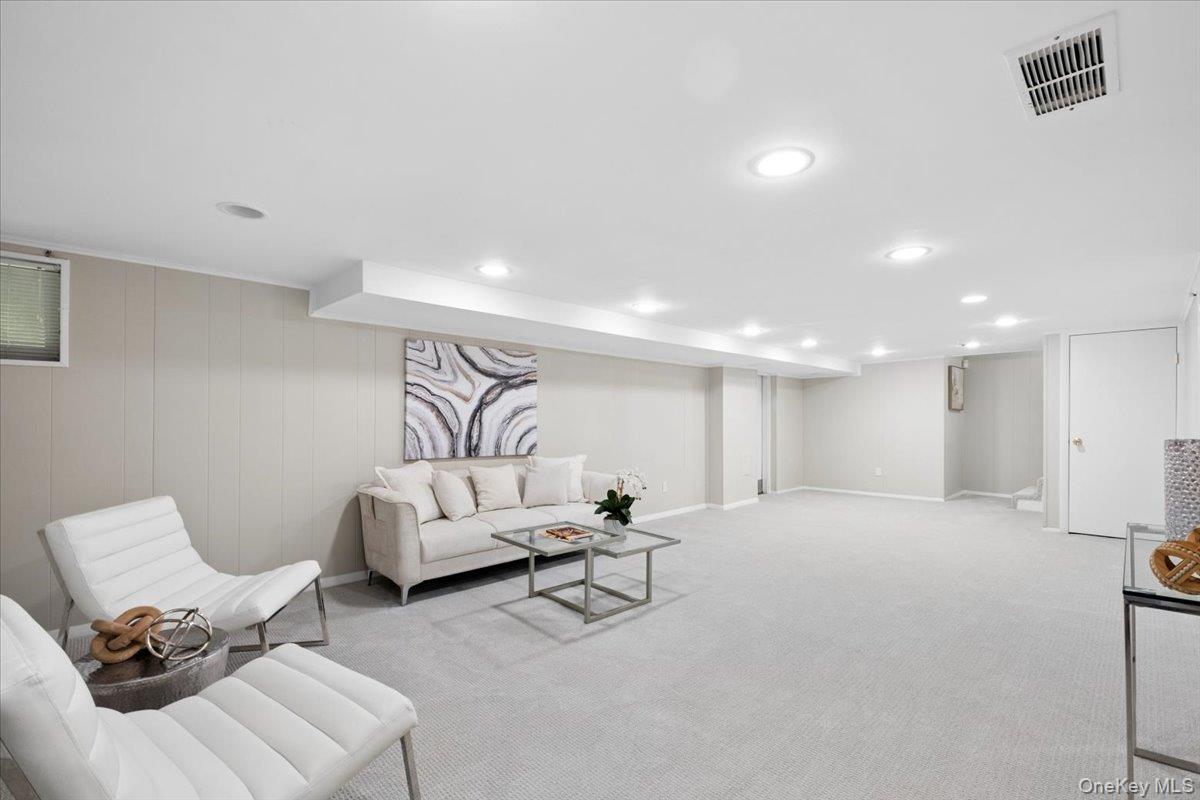 97 Runyon Place Property Photo 16