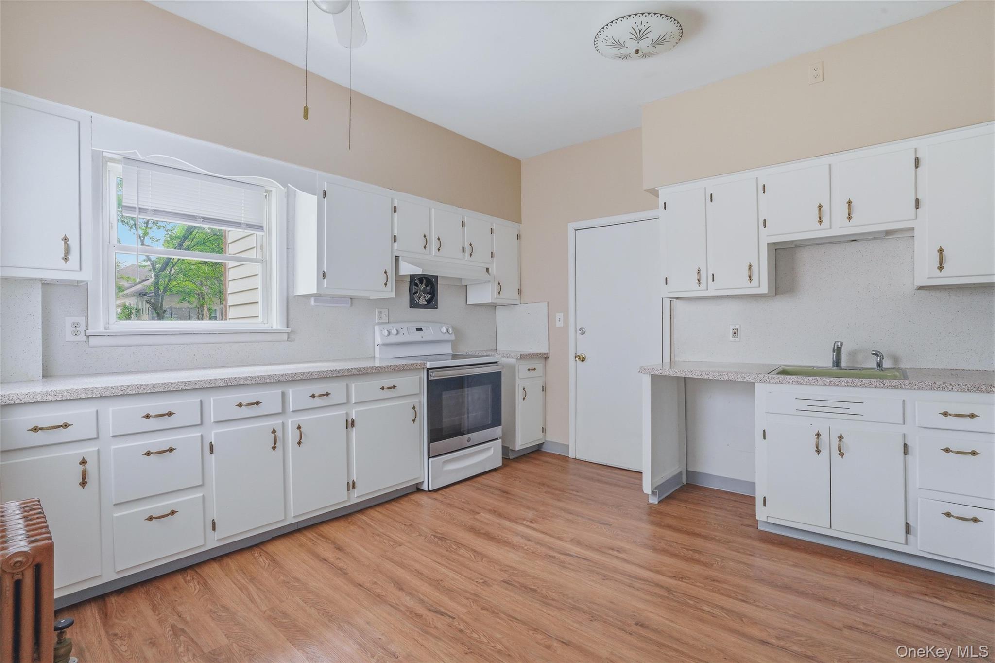 21 Church Street Property Photo 7
