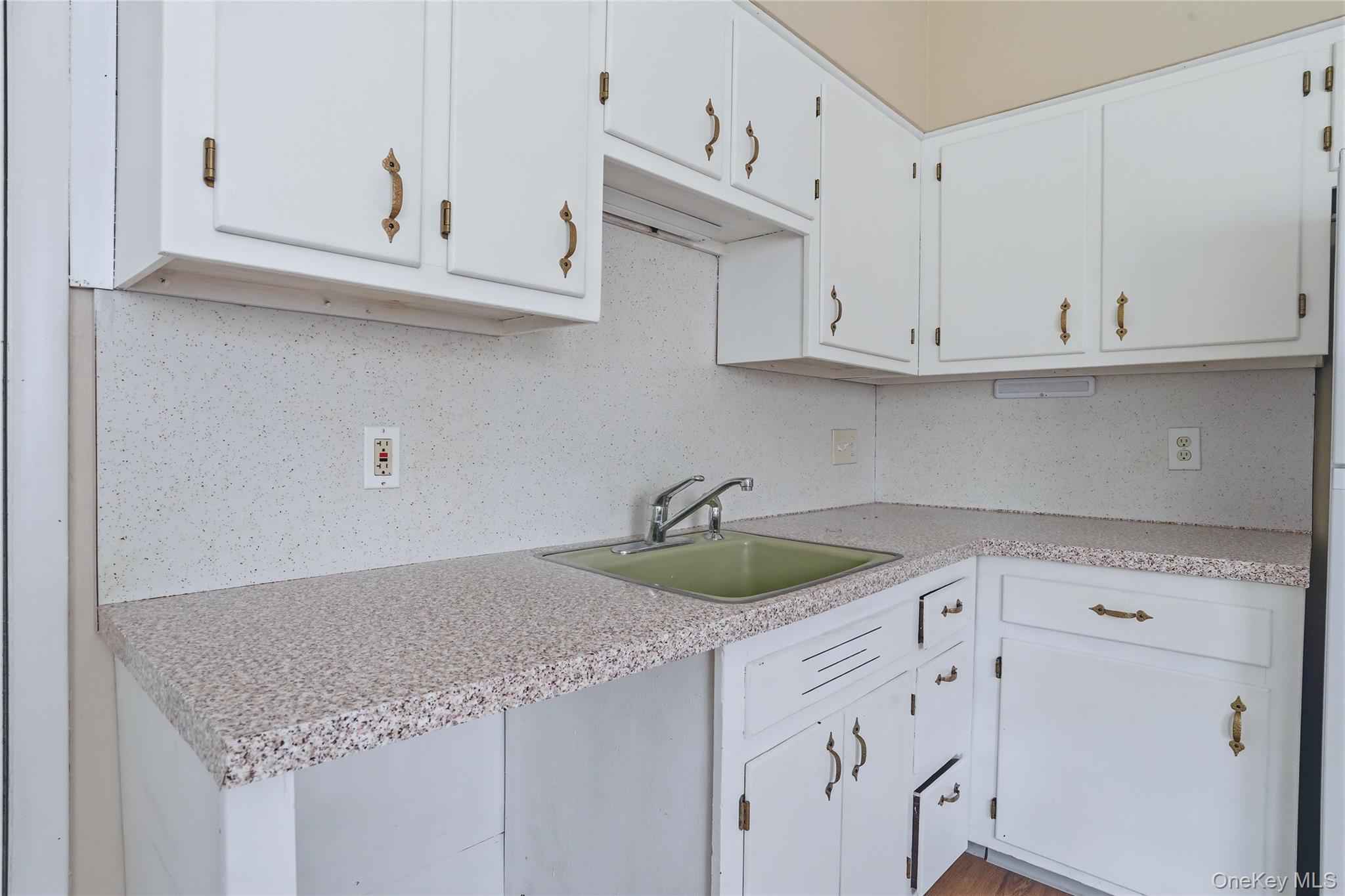21 Church Street Property Photo 11