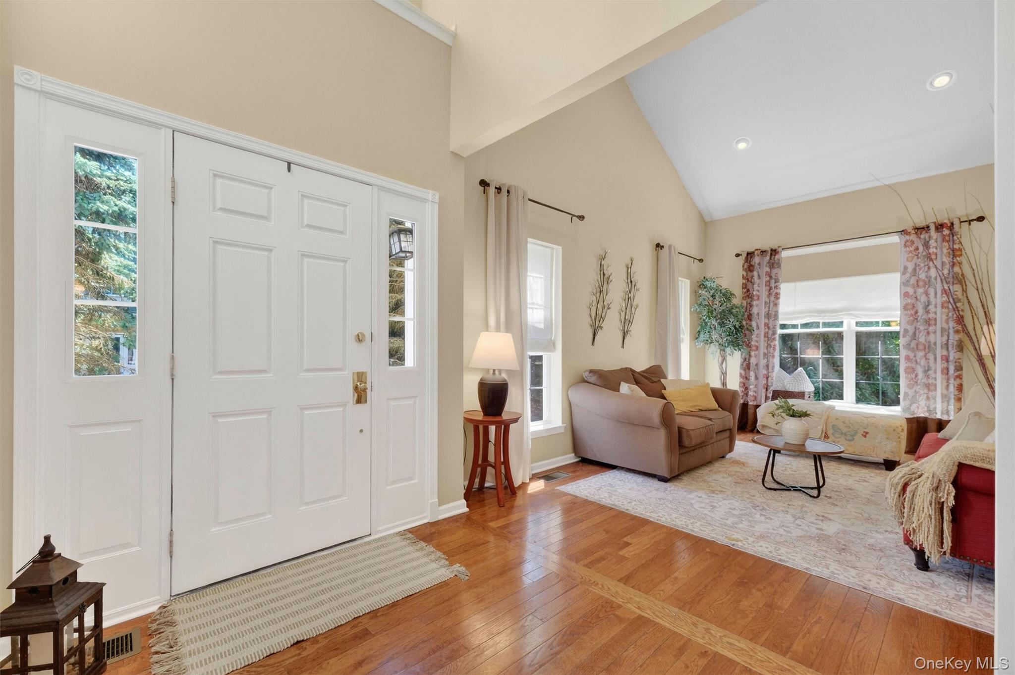 801 Huntington Drive Property Photo 4