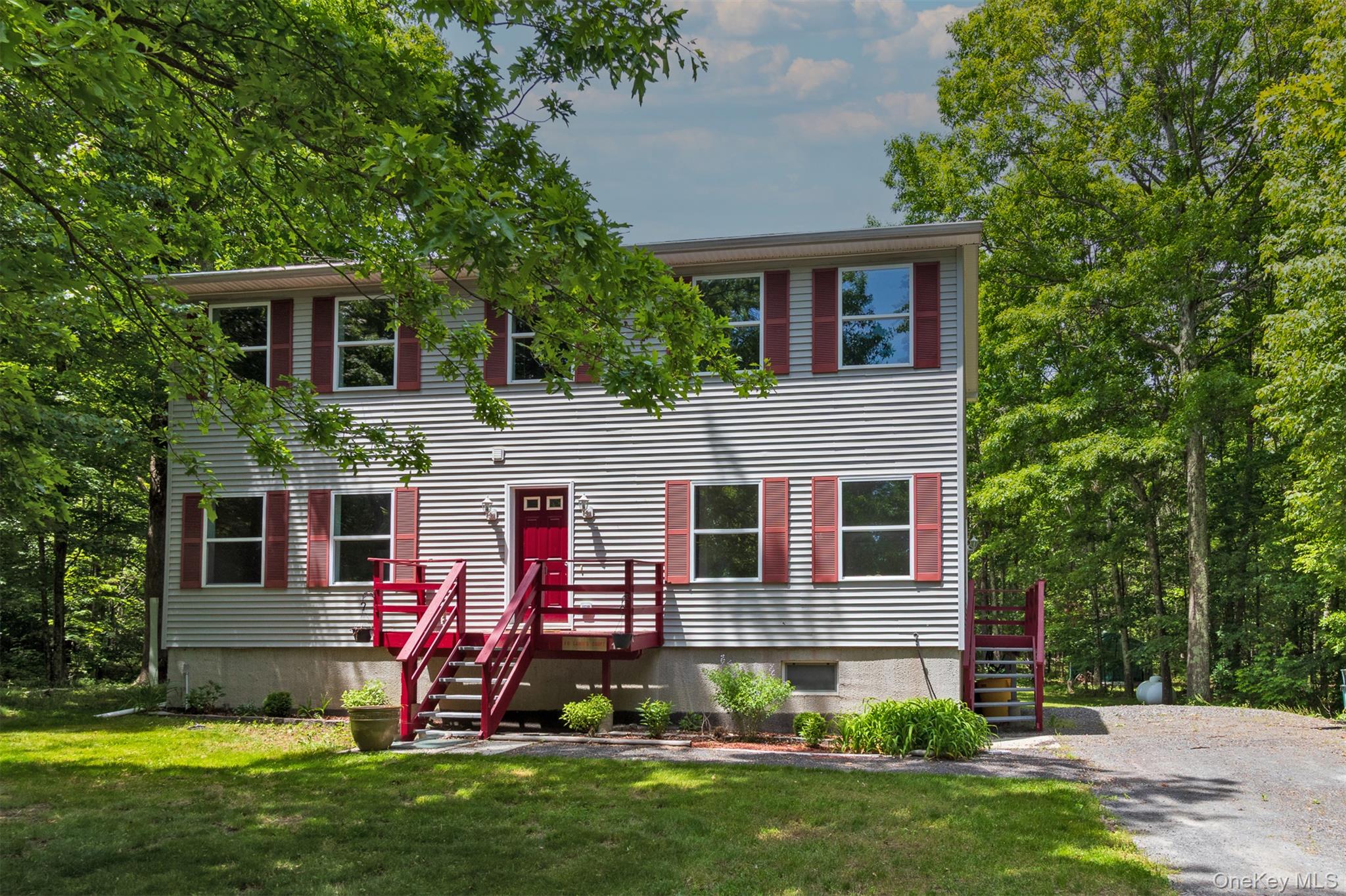 10 Lairds Court Property Photo 1