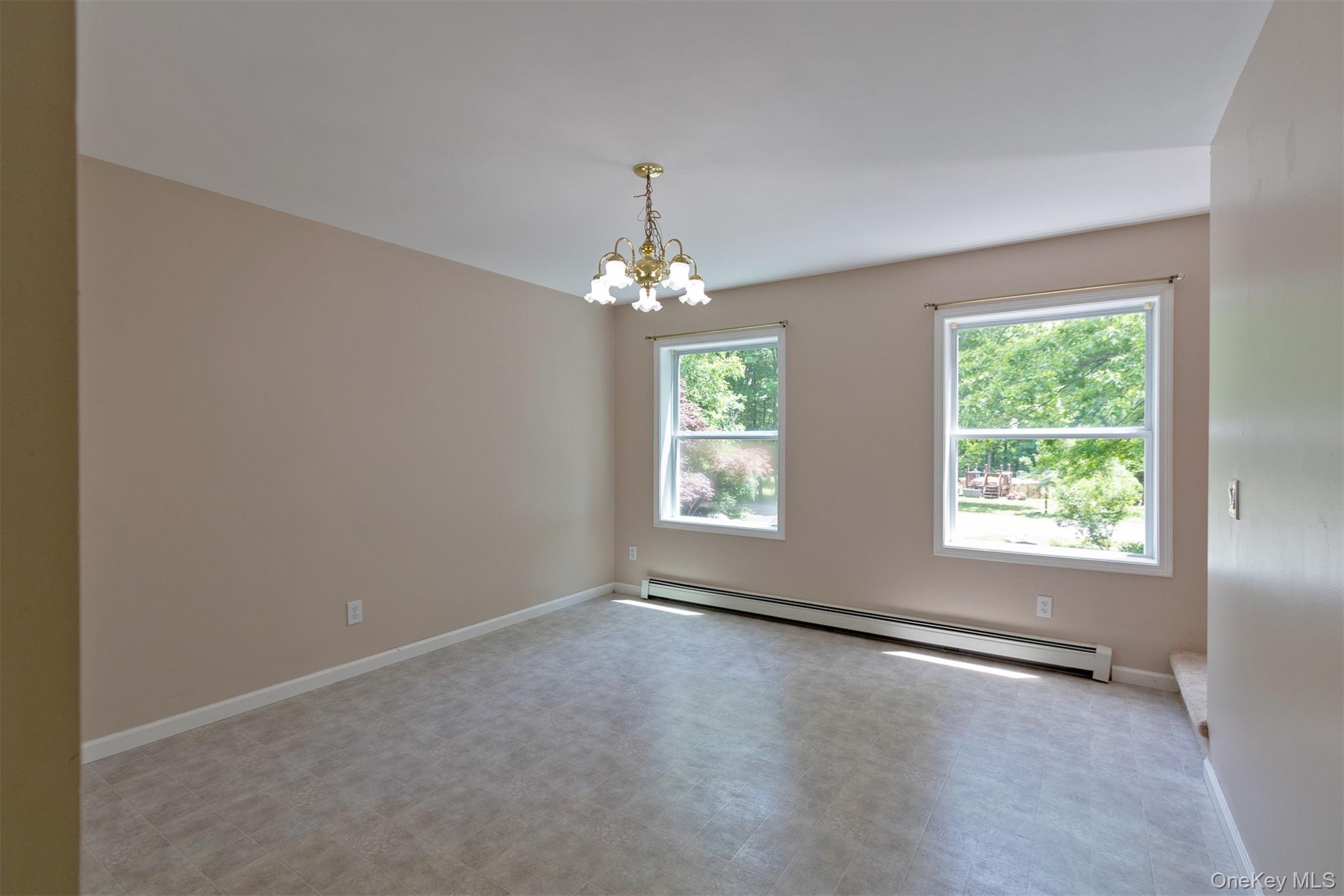 10 Lairds Court Property Photo 6