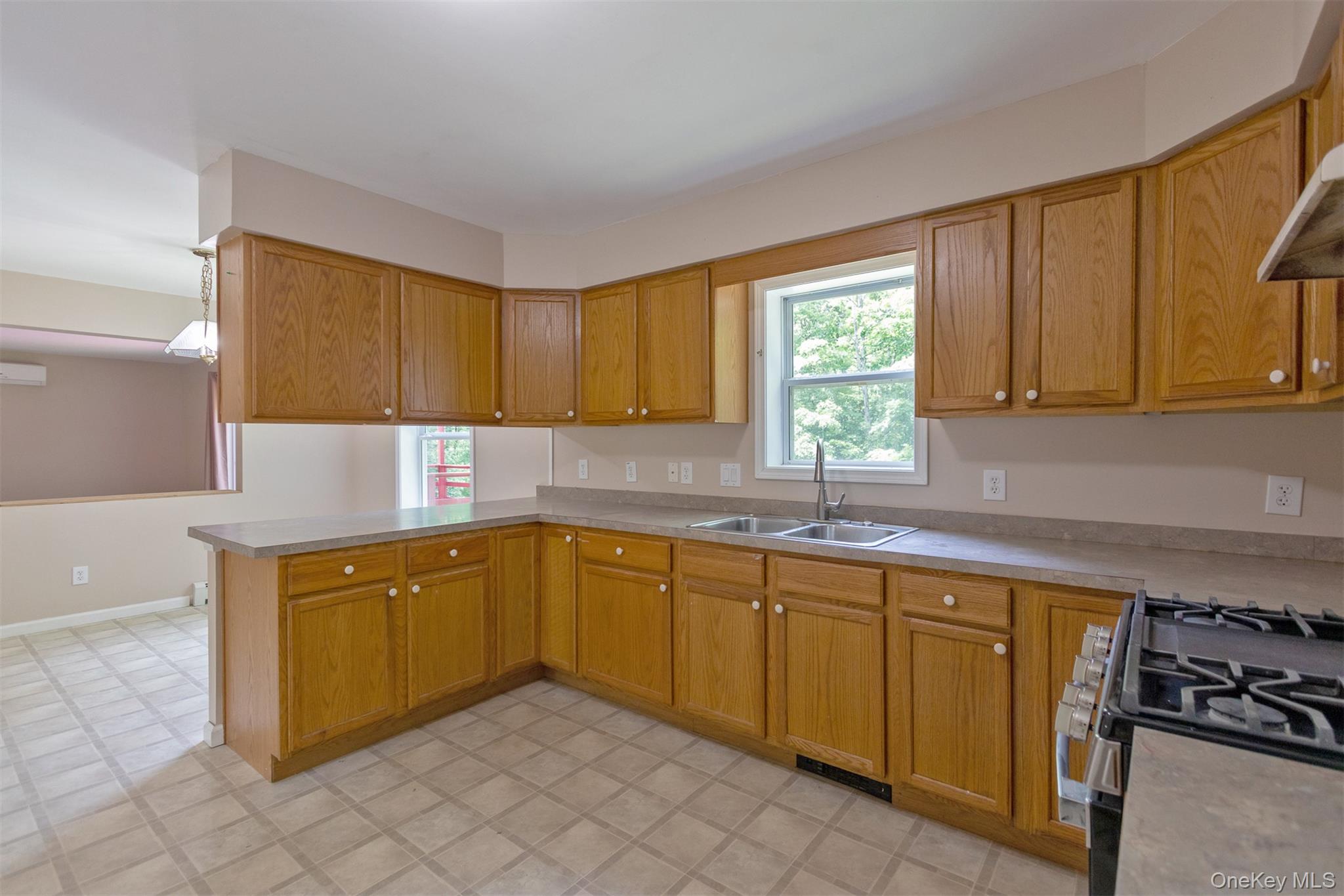 10 Lairds Court Property Photo 10