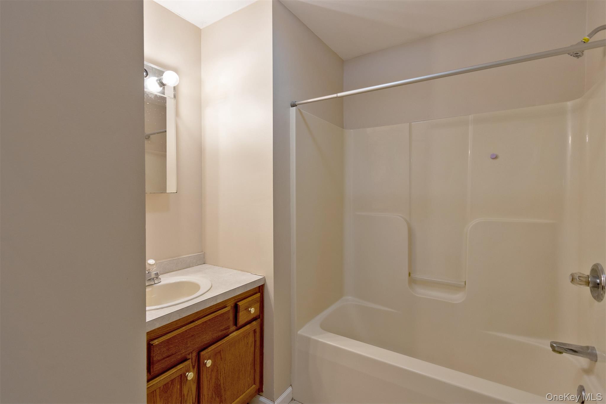 10 Lairds Court Property Photo 23