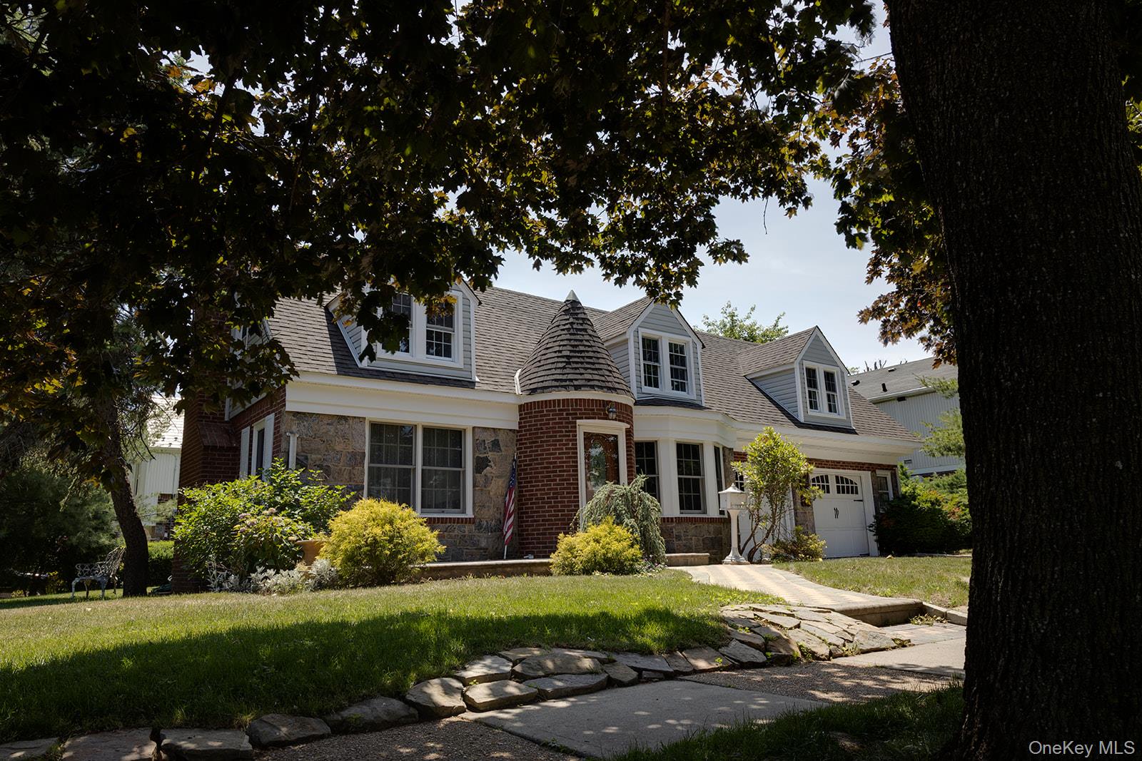 478 Carnation Avenue Property Photo 1