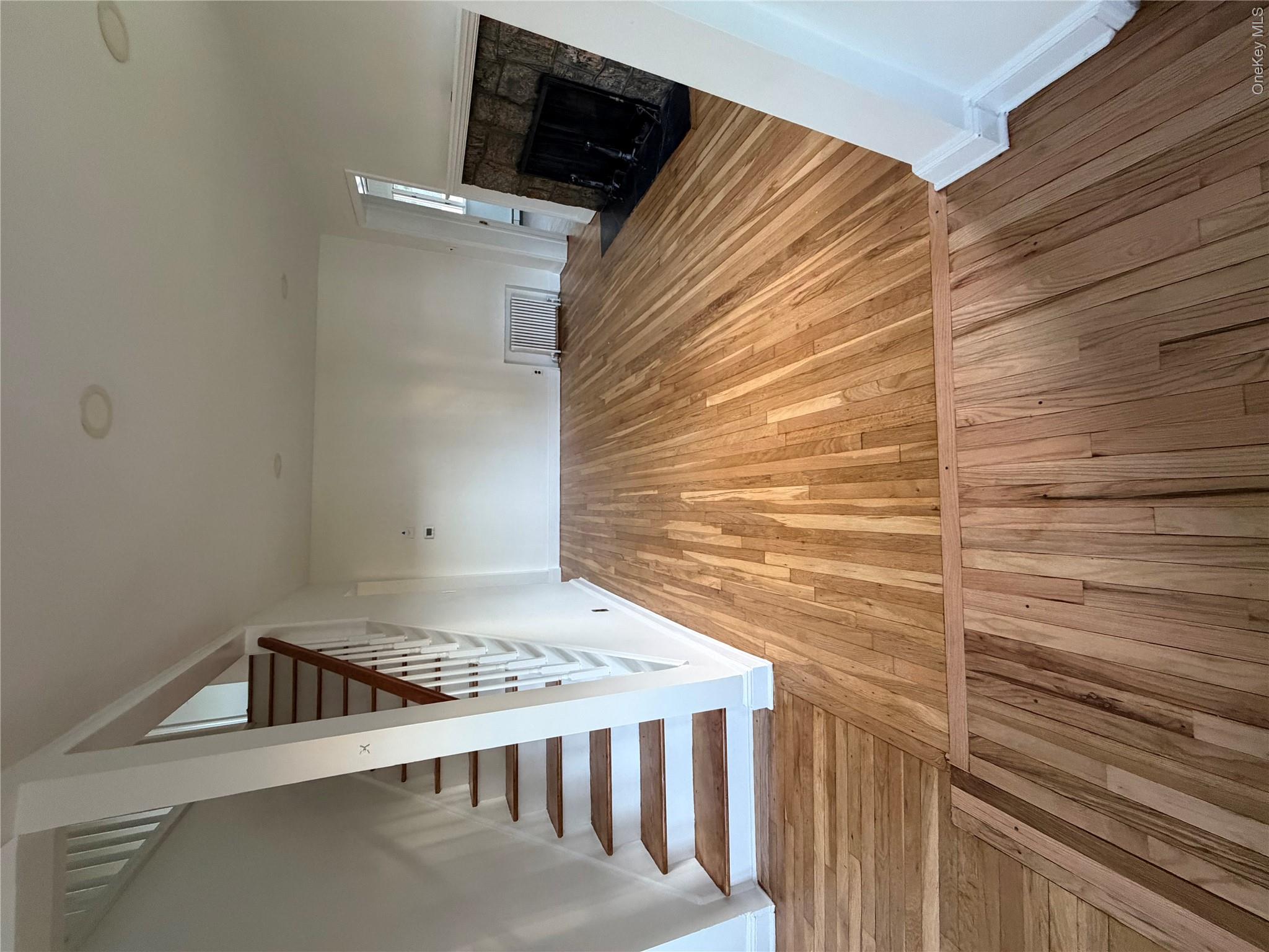 94 E Fenimore Street Property Photo 3