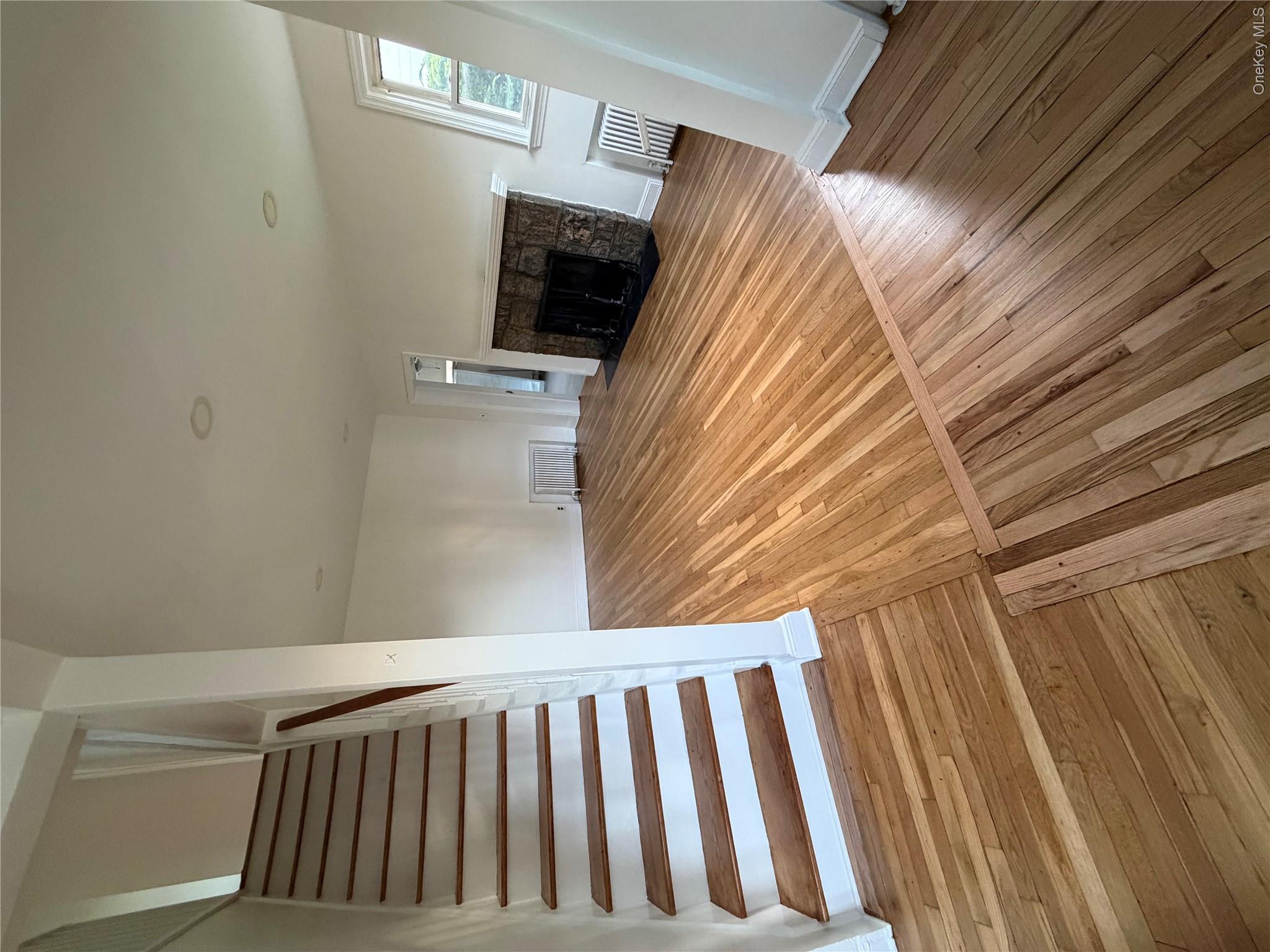 94 E Fenimore Street Property Photo 4
