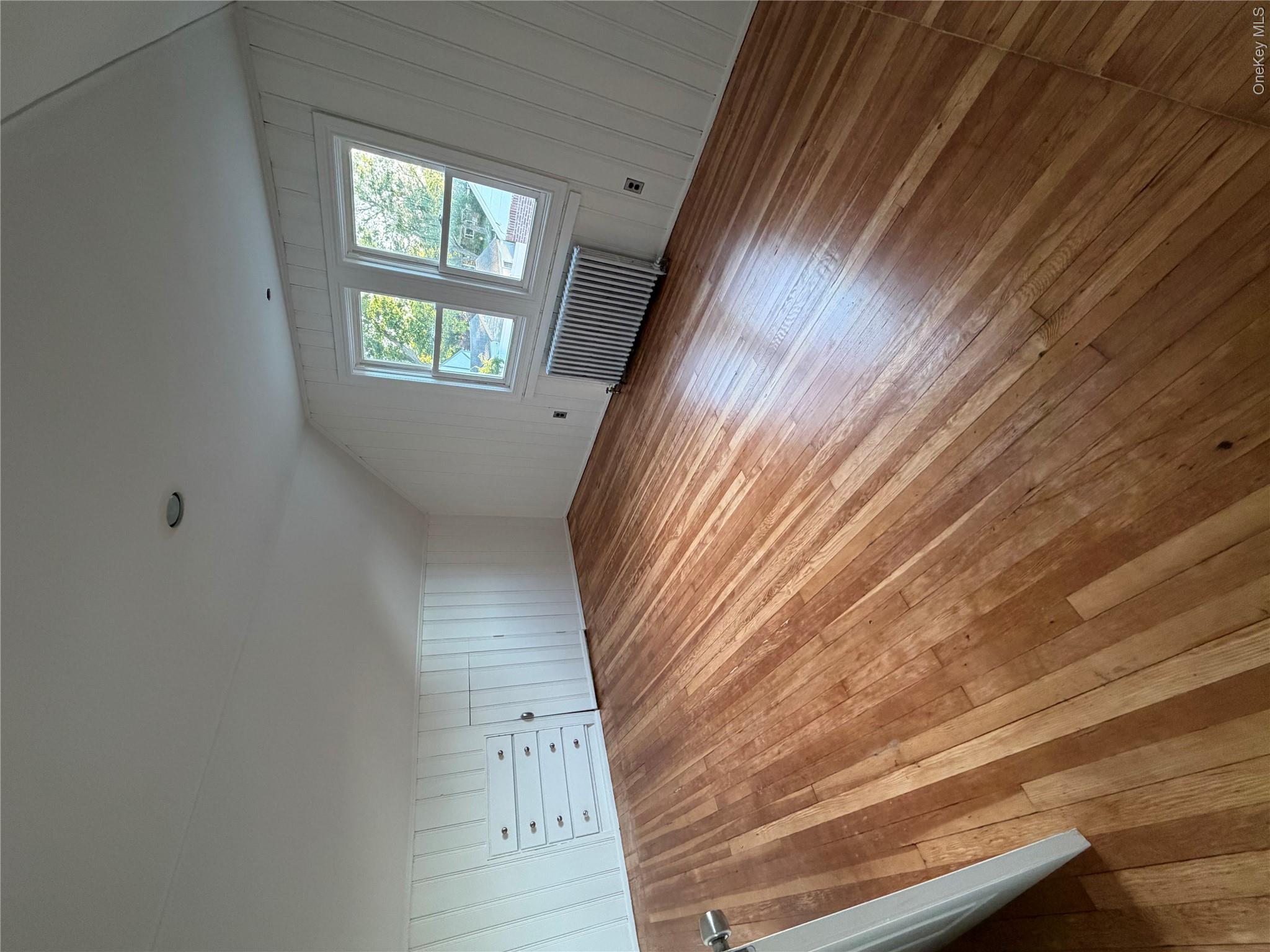 94 E Fenimore Street Property Photo 8