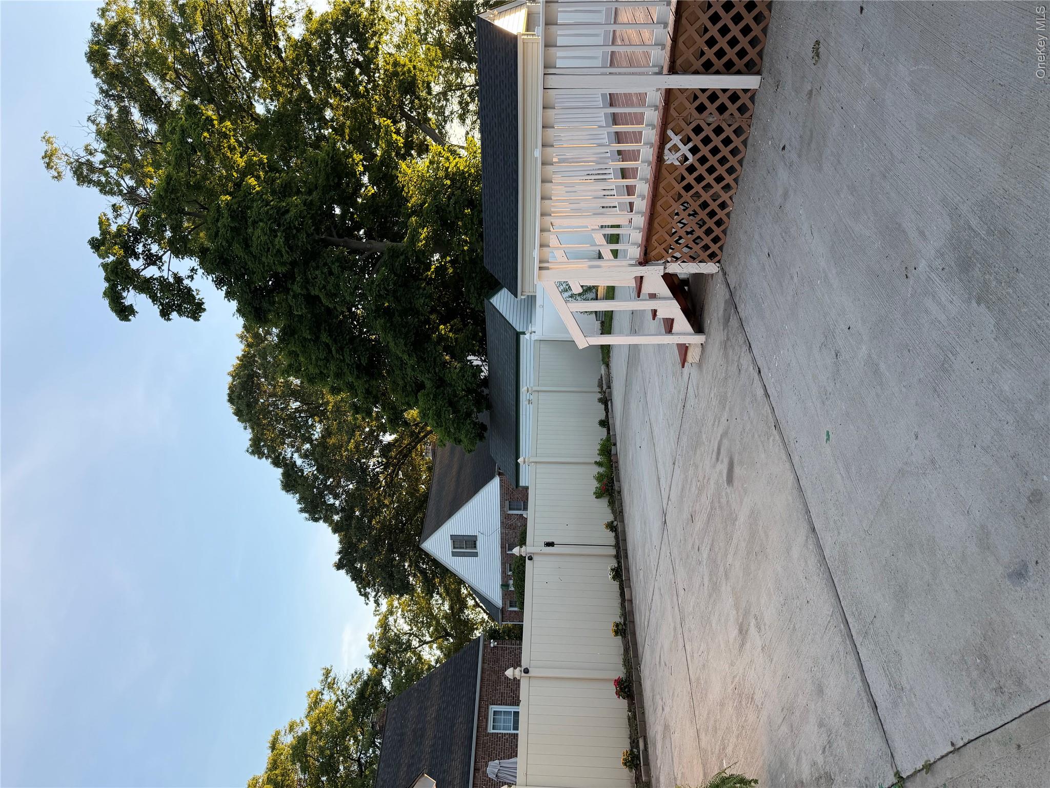 94 E Fenimore Street Property Photo 10