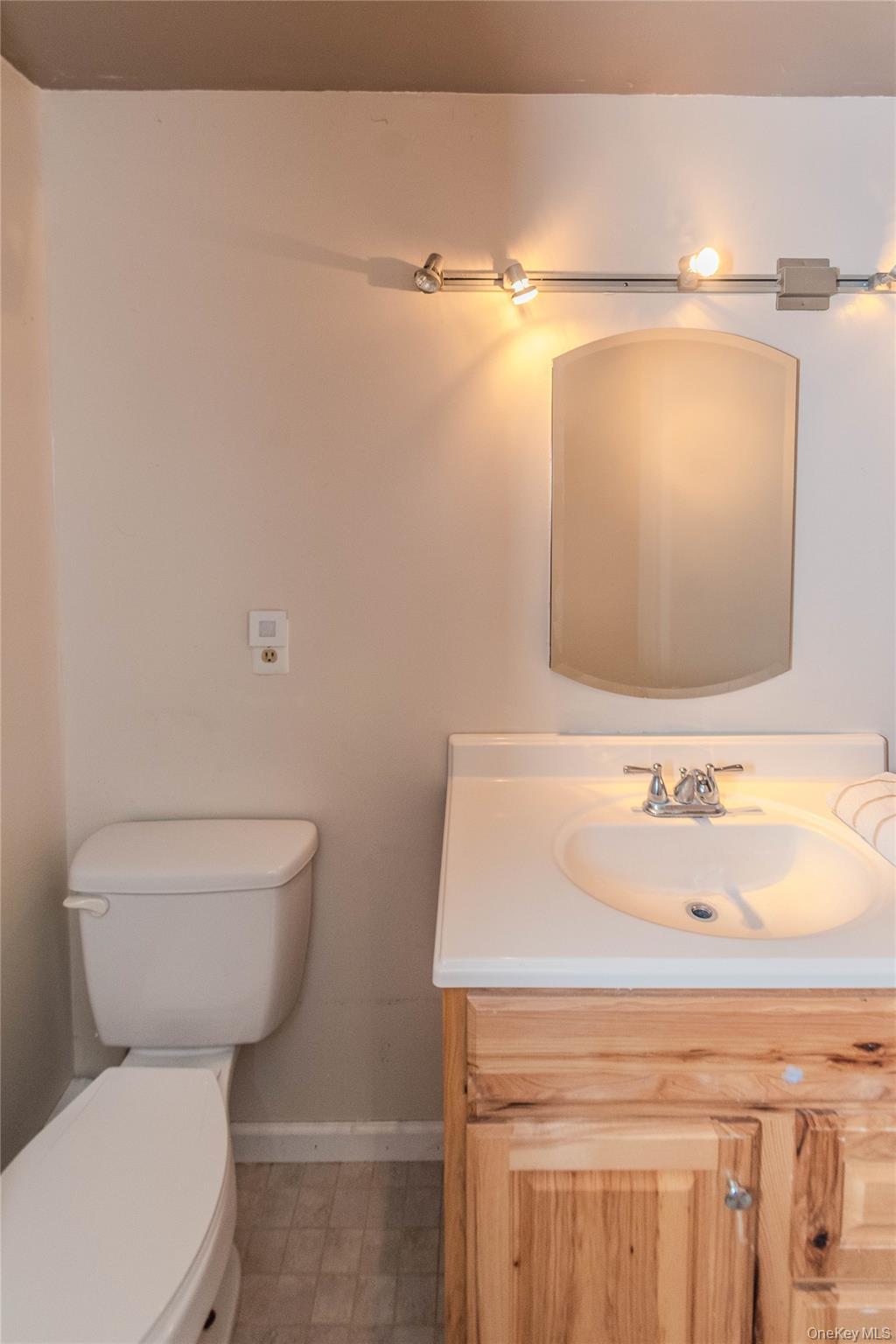 12 Ose Road Property Photo 32