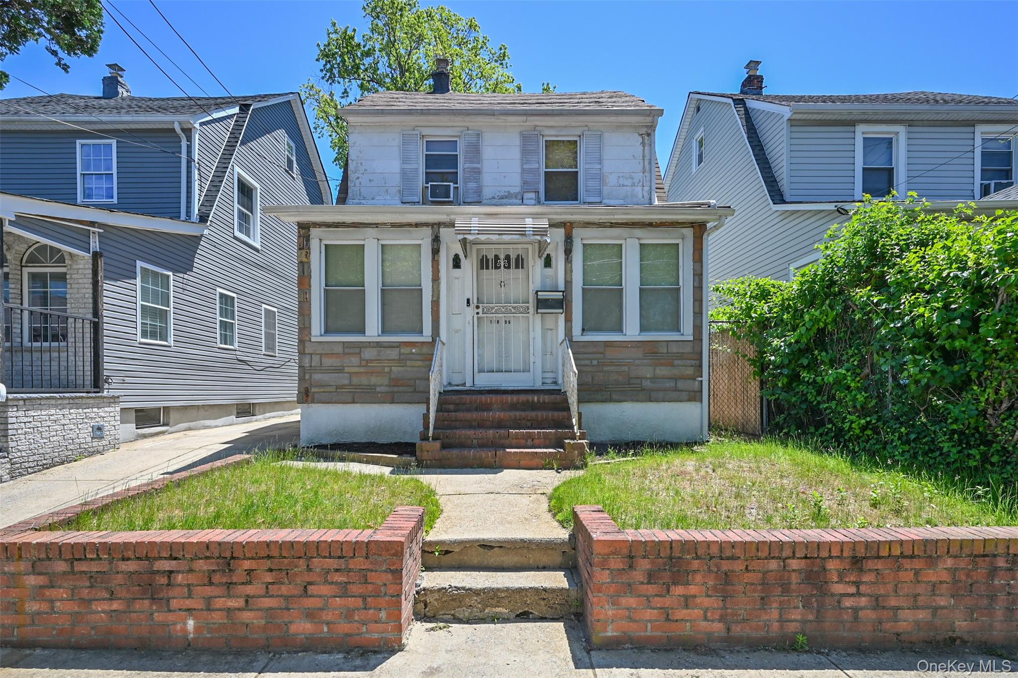18806 Mangin Avenue Property Photo 1
