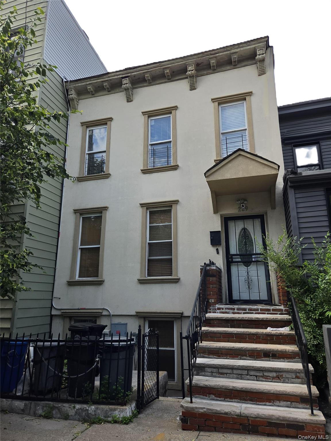 229 Macdougal Street Property Photo 1