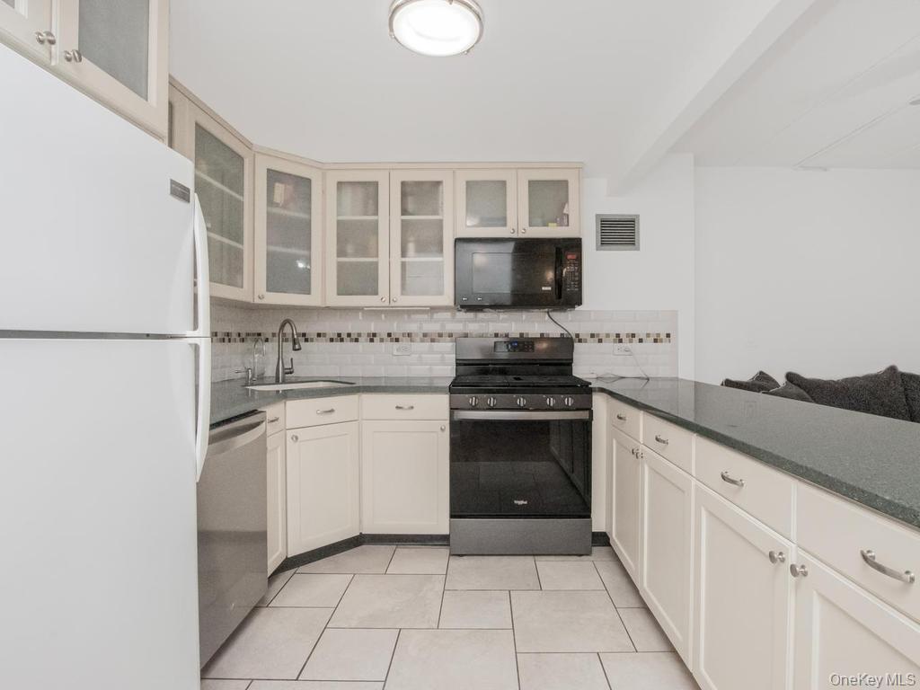 777 N Macquesten Parkway 203 Property Photo 5