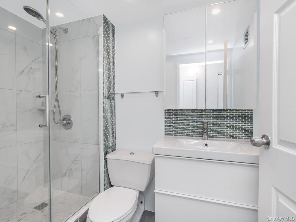 777 N Macquesten Parkway 203 Property Photo 14