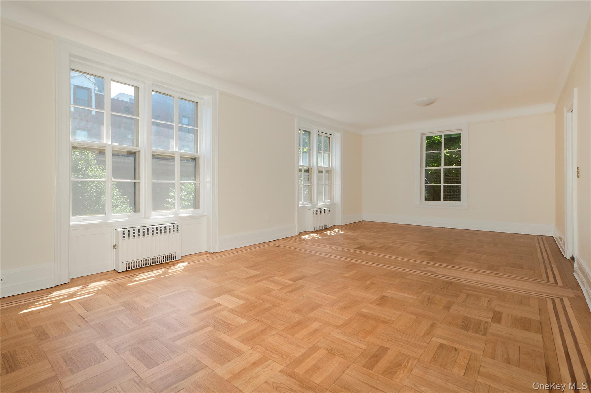 34-22 81 Street 42 Property Photo 4