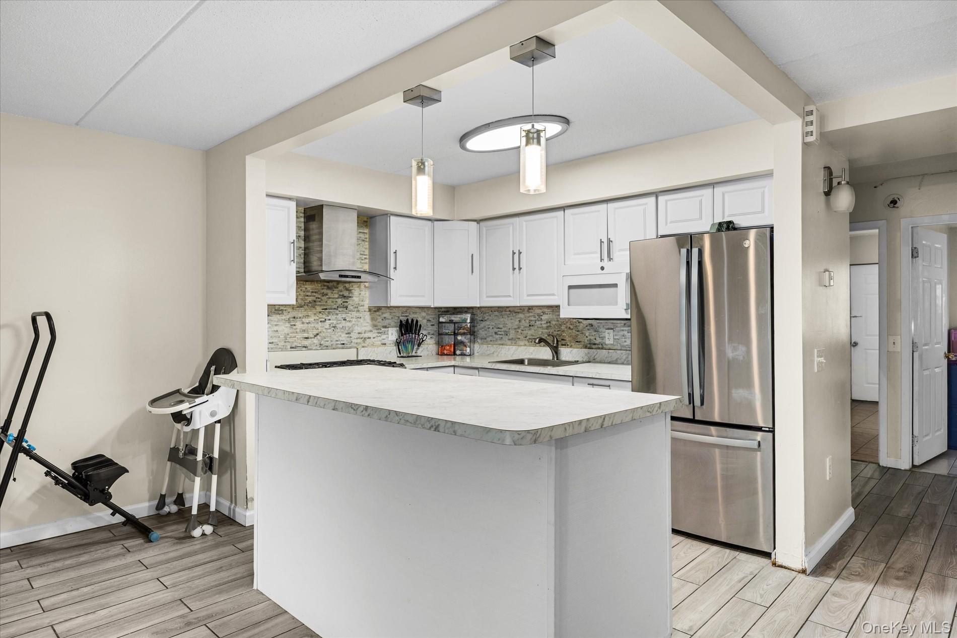 2058 Washington Avenue Property Photo 8