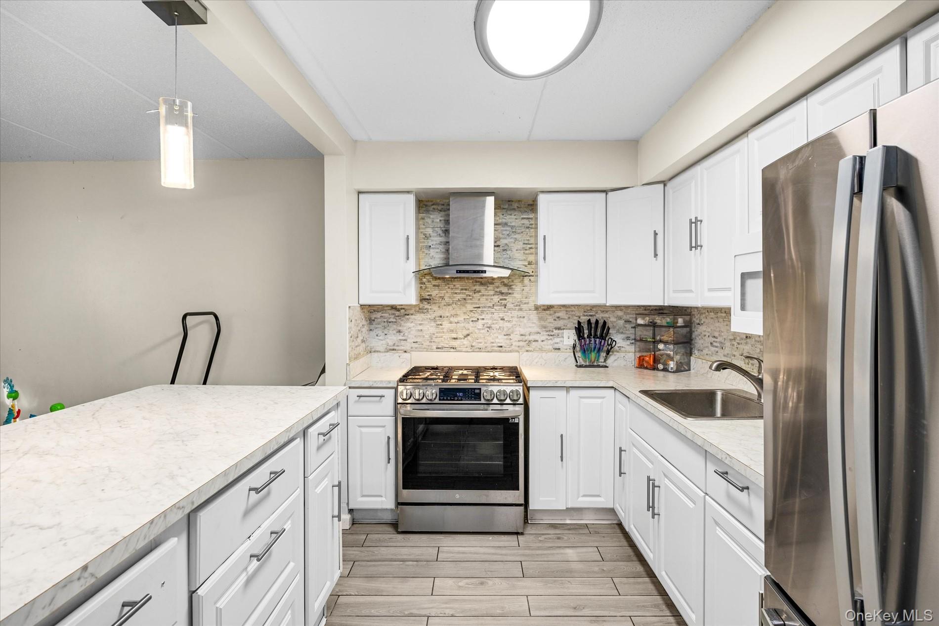 2058 Washington Avenue Property Photo 9