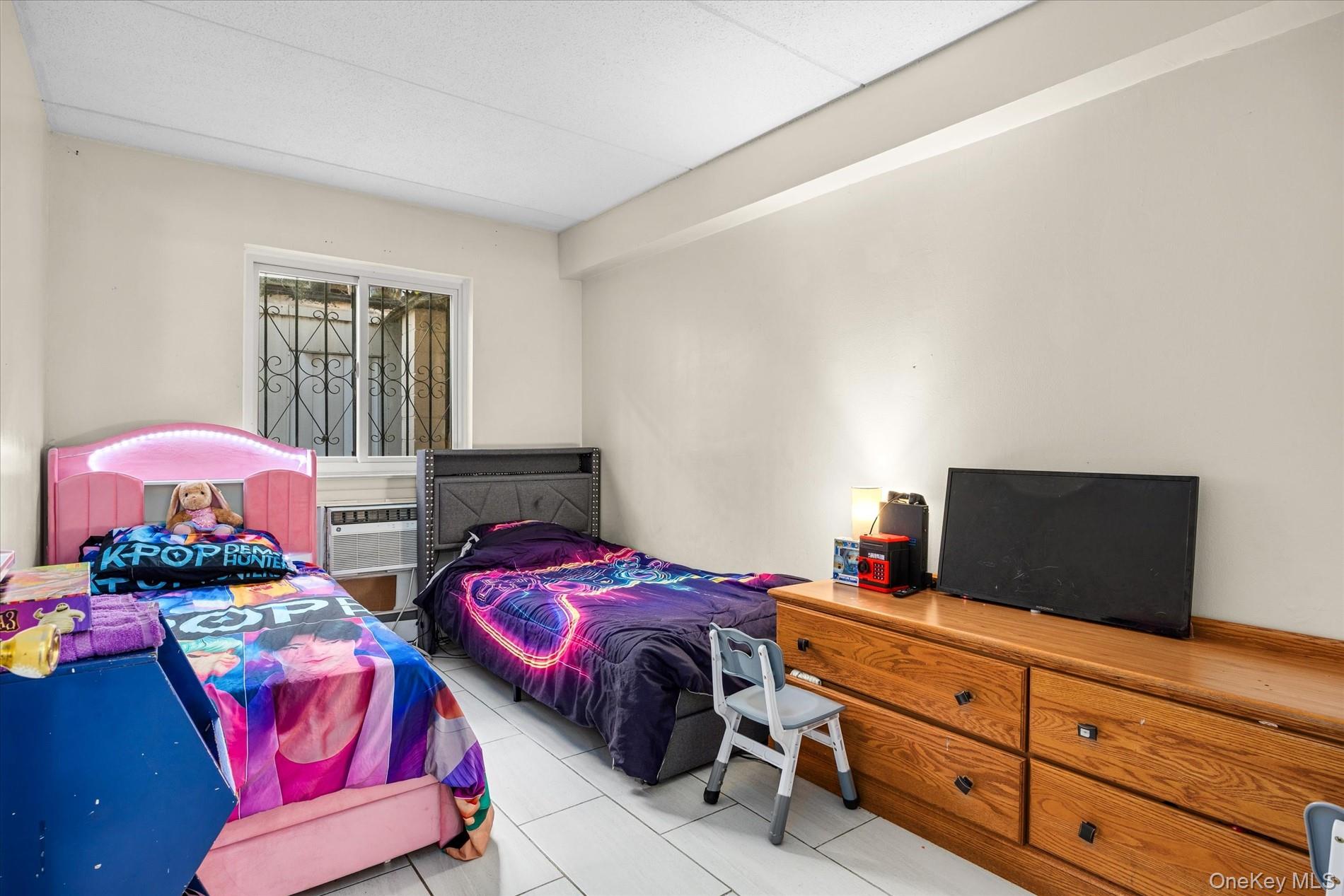 2058 Washington Avenue Property Photo 10