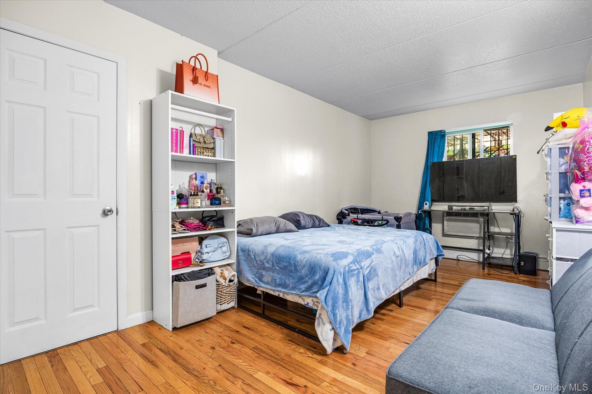 2058 Washington Avenue Property Photo 14