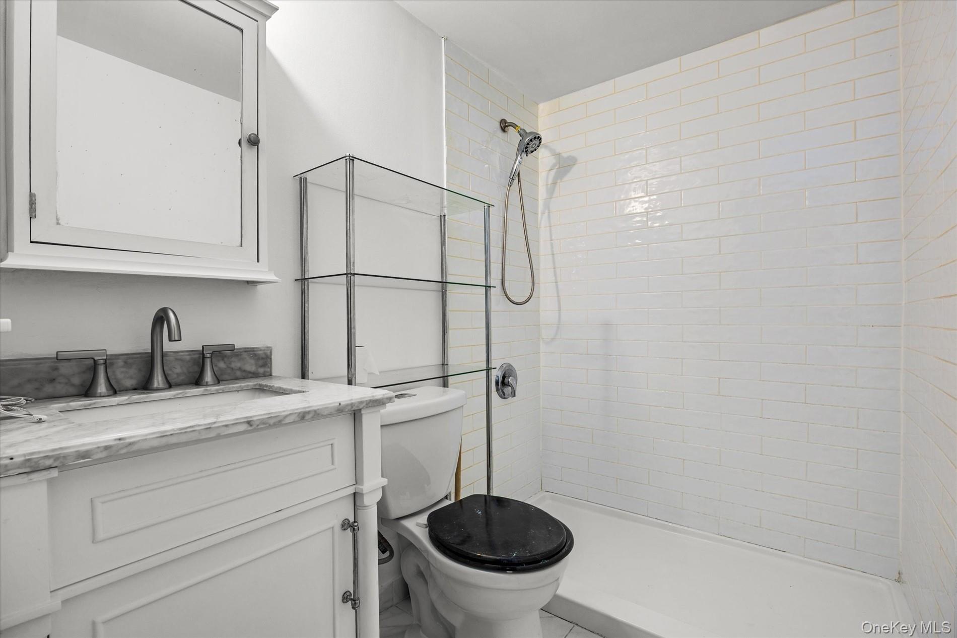 2058 Washington Avenue Property Photo 15