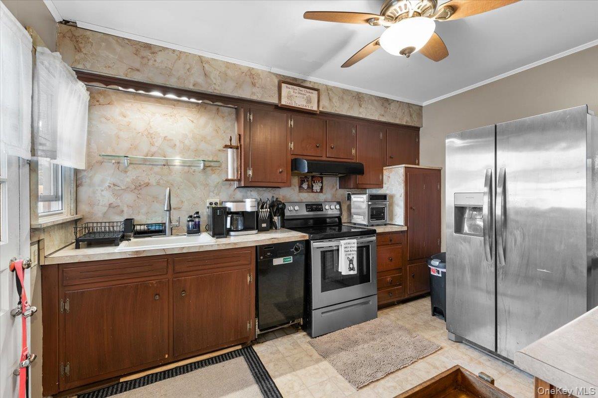 719 Catskill Avenue Property Photo 4