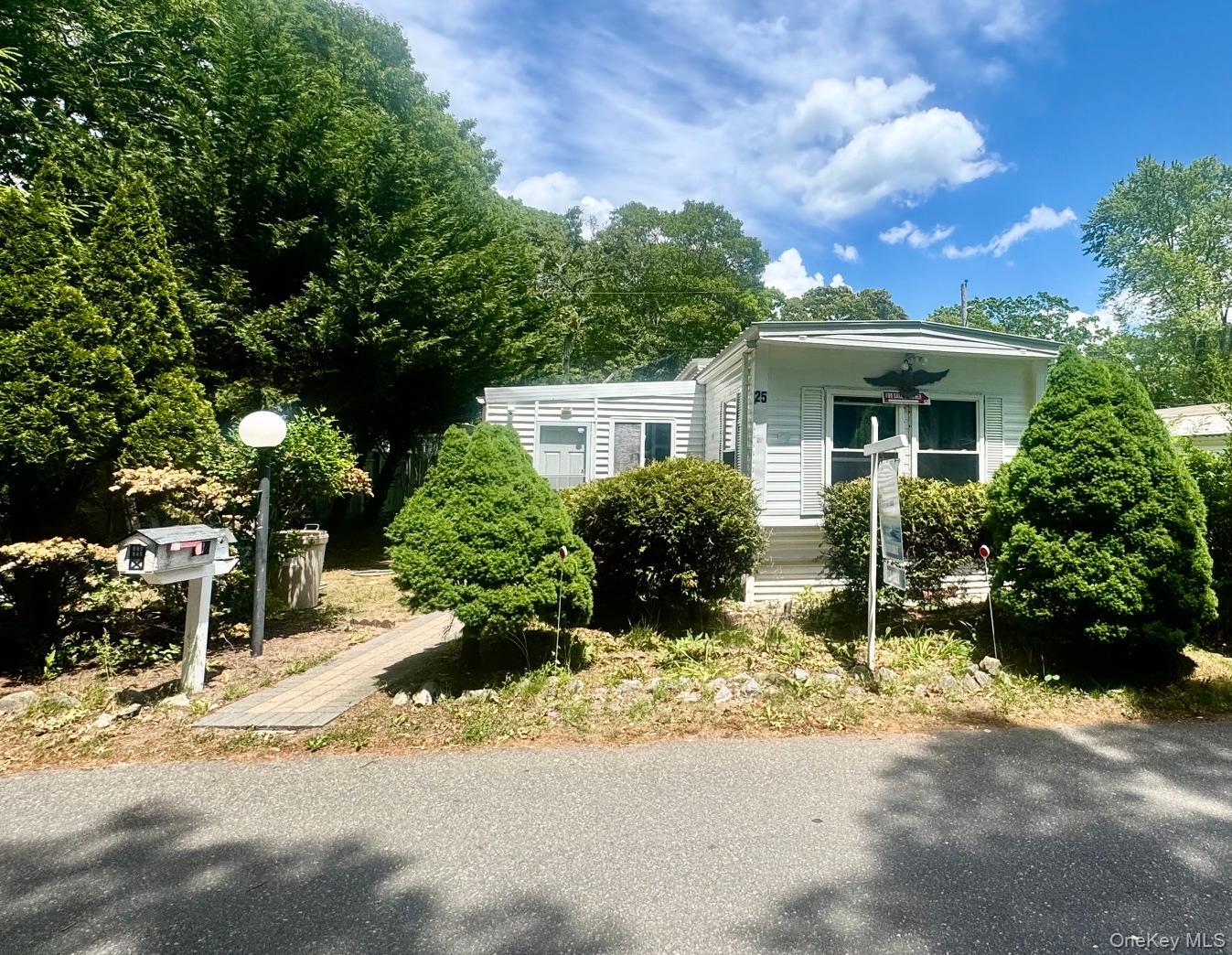 620 #25 Montauk Highway 25 Property Photo 1