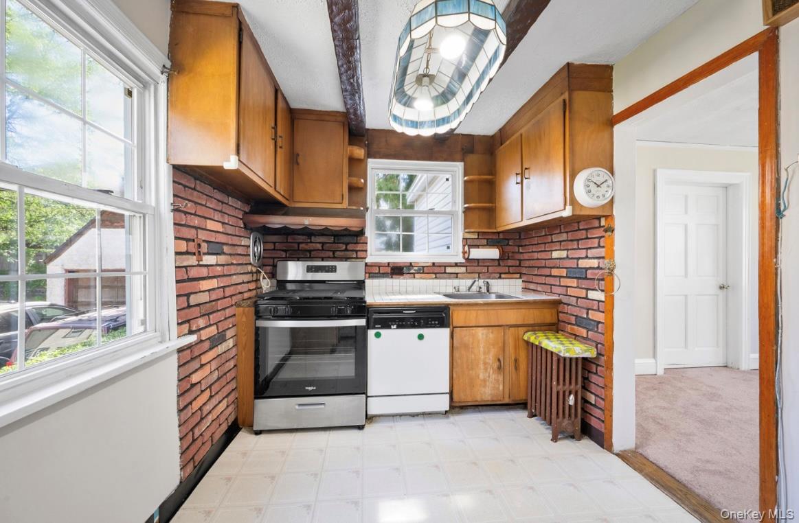 254 Lee Avenue Property Photo 12