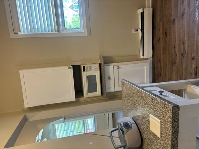 283 Houston Avenue 2nd Floor Property Photo 10
