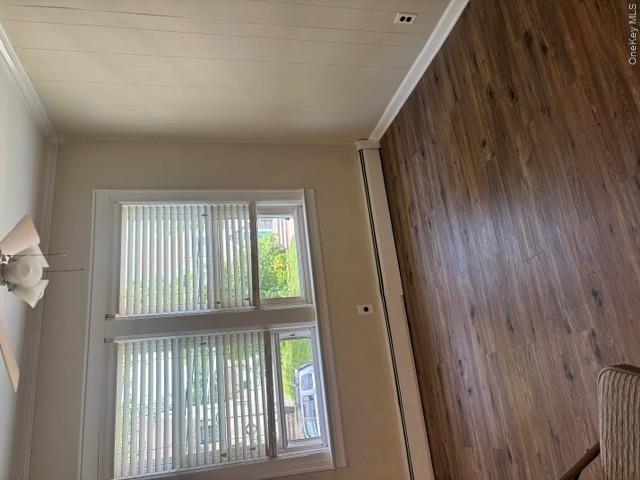 283 Houston Avenue 2nd Floor Property Photo 11