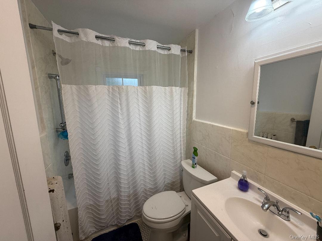 460 Carol Place Property Photo 11