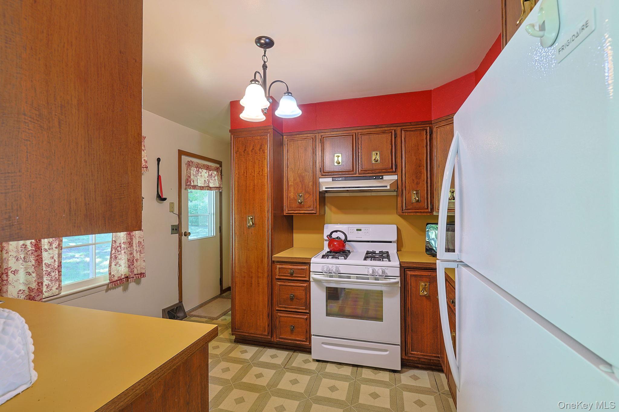 515 High Street Property Photo 6