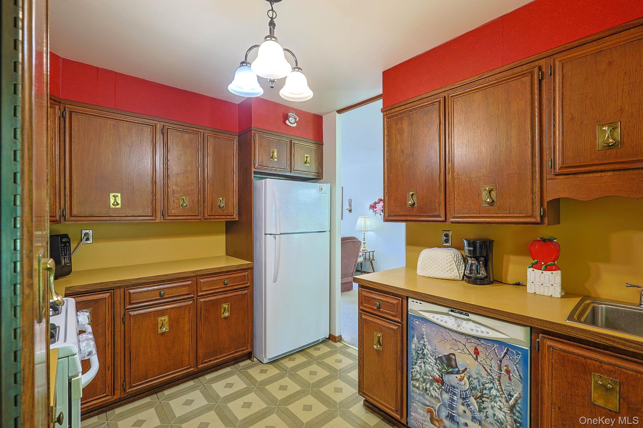 515 High Street Property Photo 8
