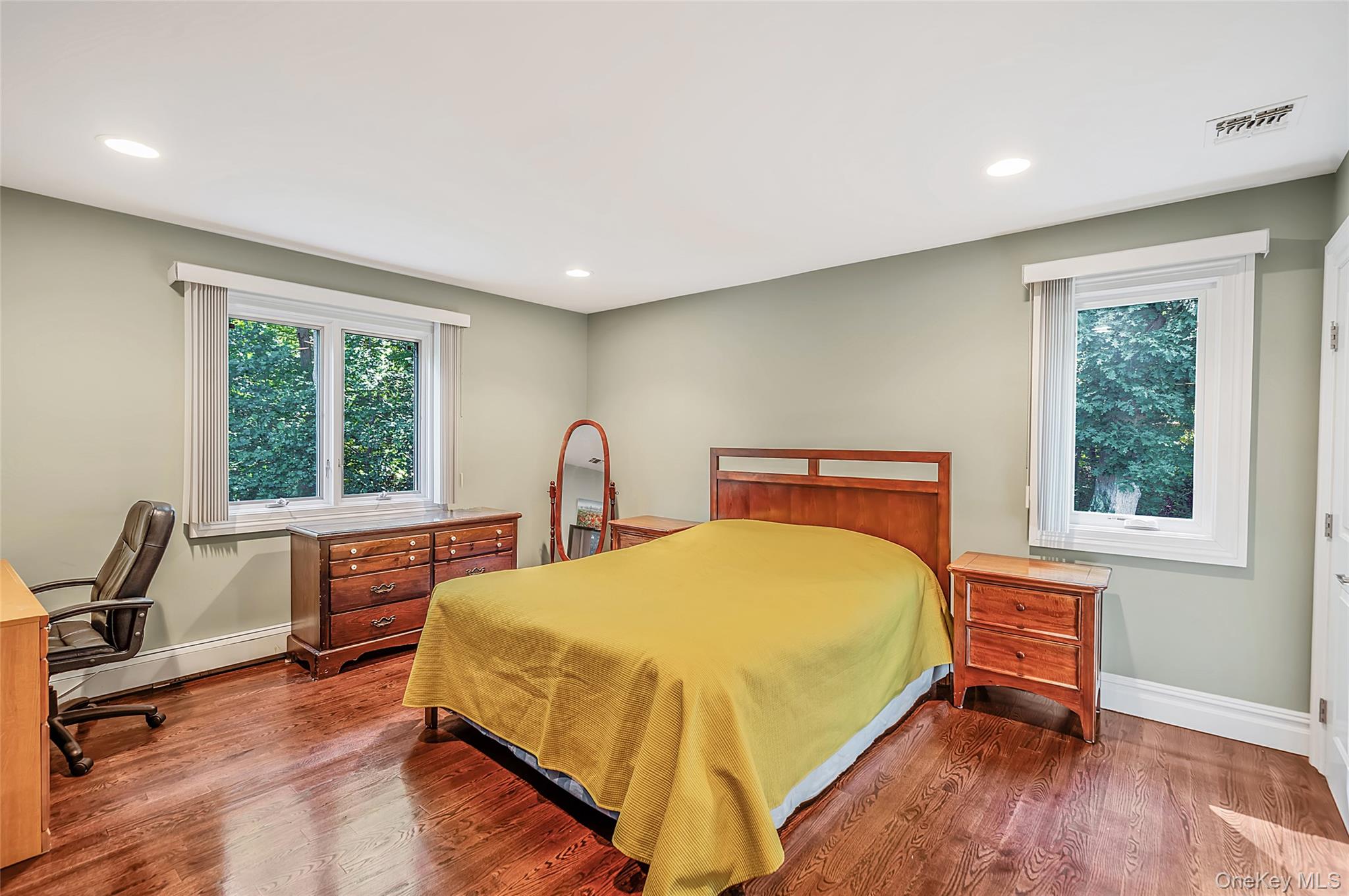 589 Landing Avenue Property Photo 25