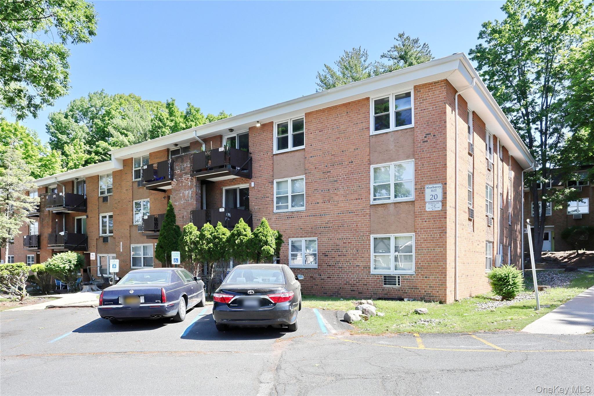 202 Kearsing Parkway Property Photo 2