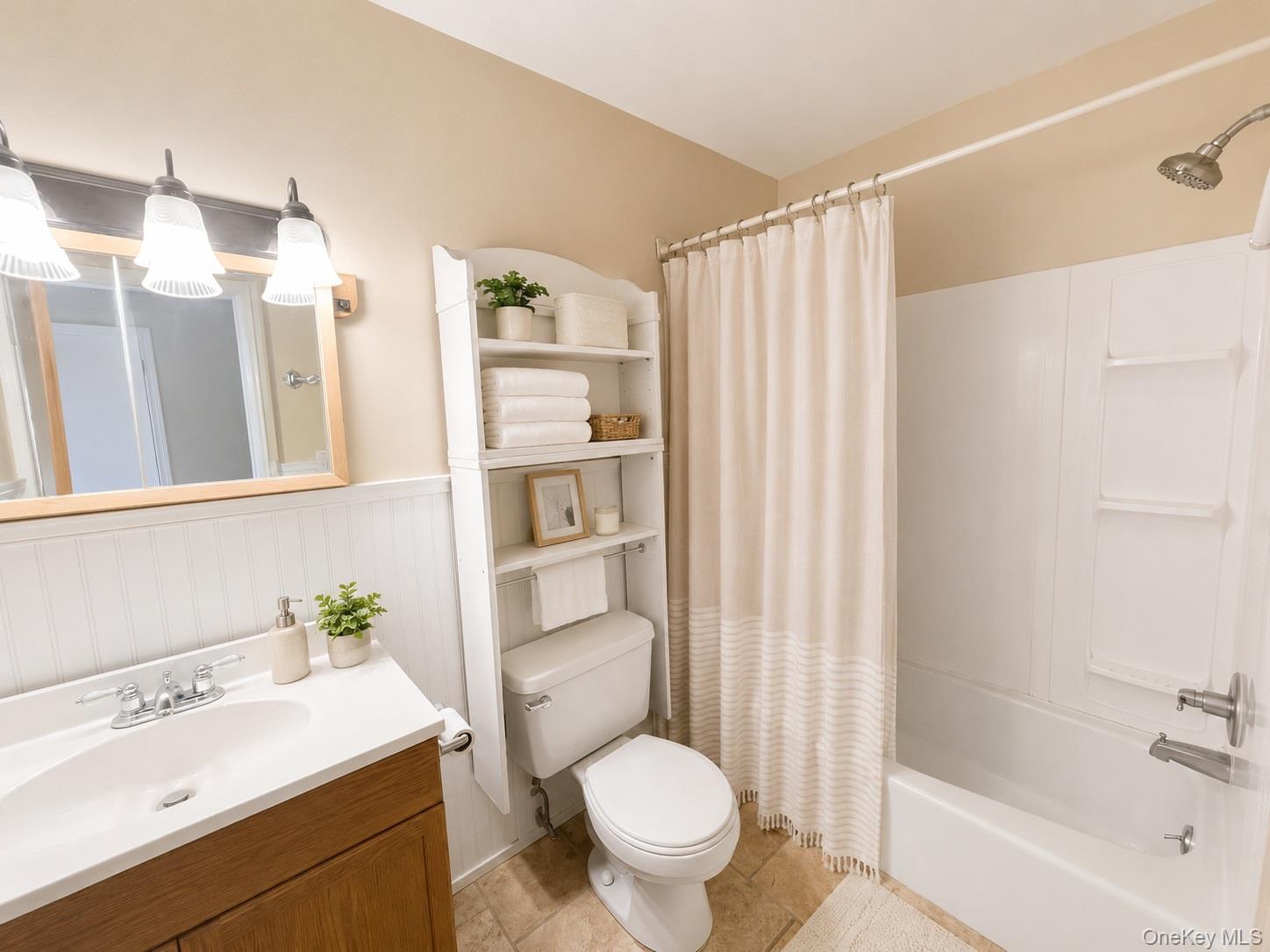 274 Hooker Avenue L2 Property Photo 6