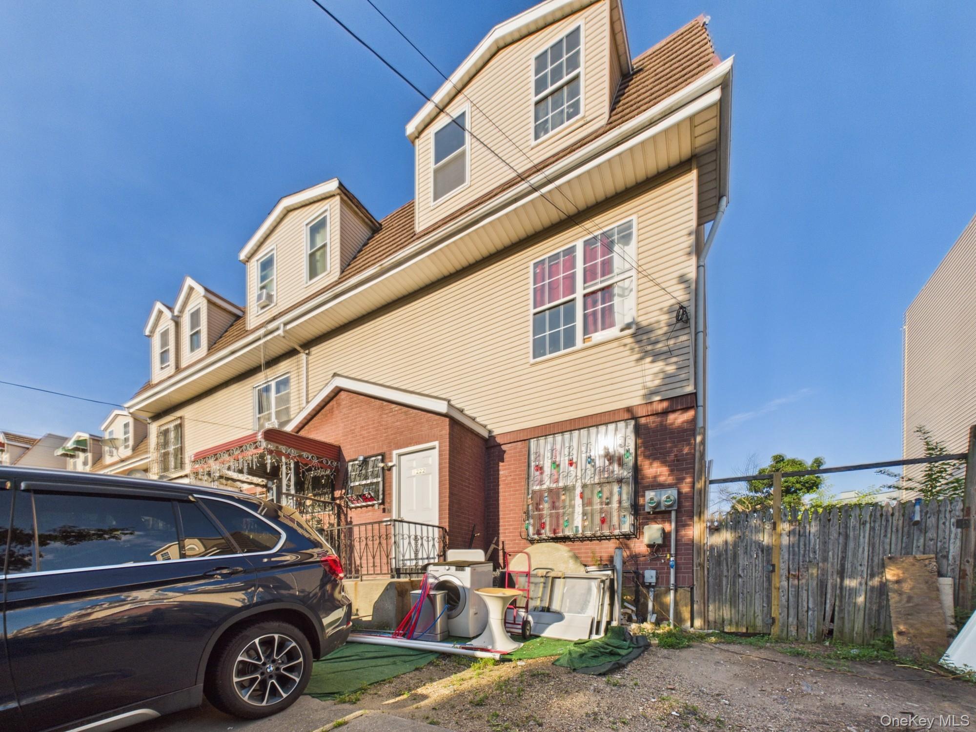1222 Vyse Avenue 2