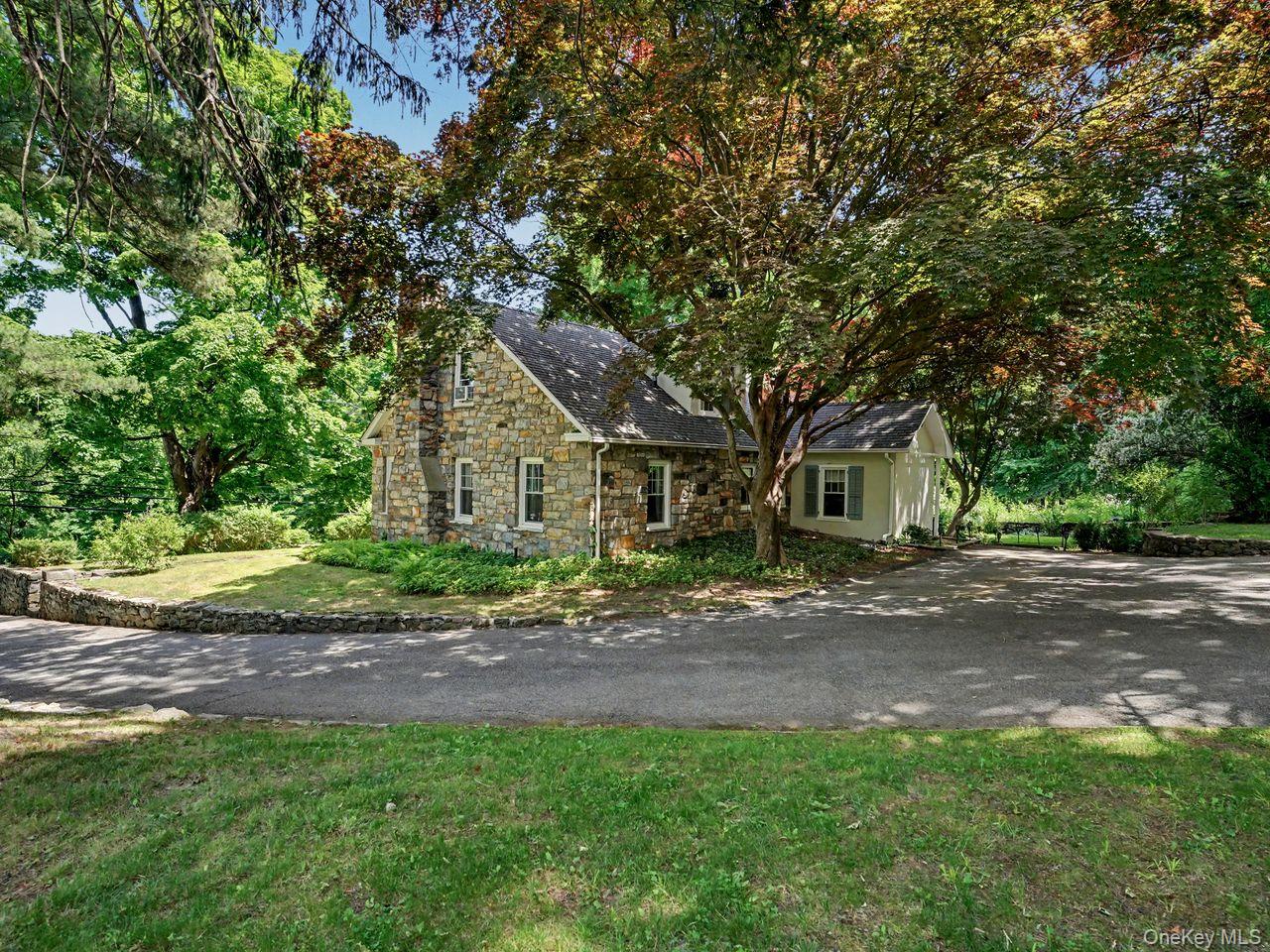 729 Croton Falls Road Property Photo 1